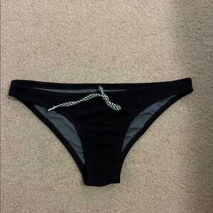 Black Jolyn Bottom “Europe” Size M